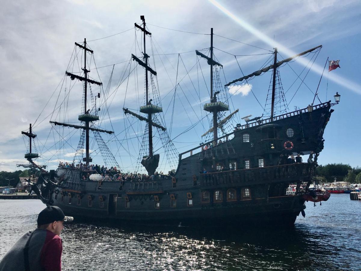 Kolorowe Domki Jaroslawiec Bagian luar foto