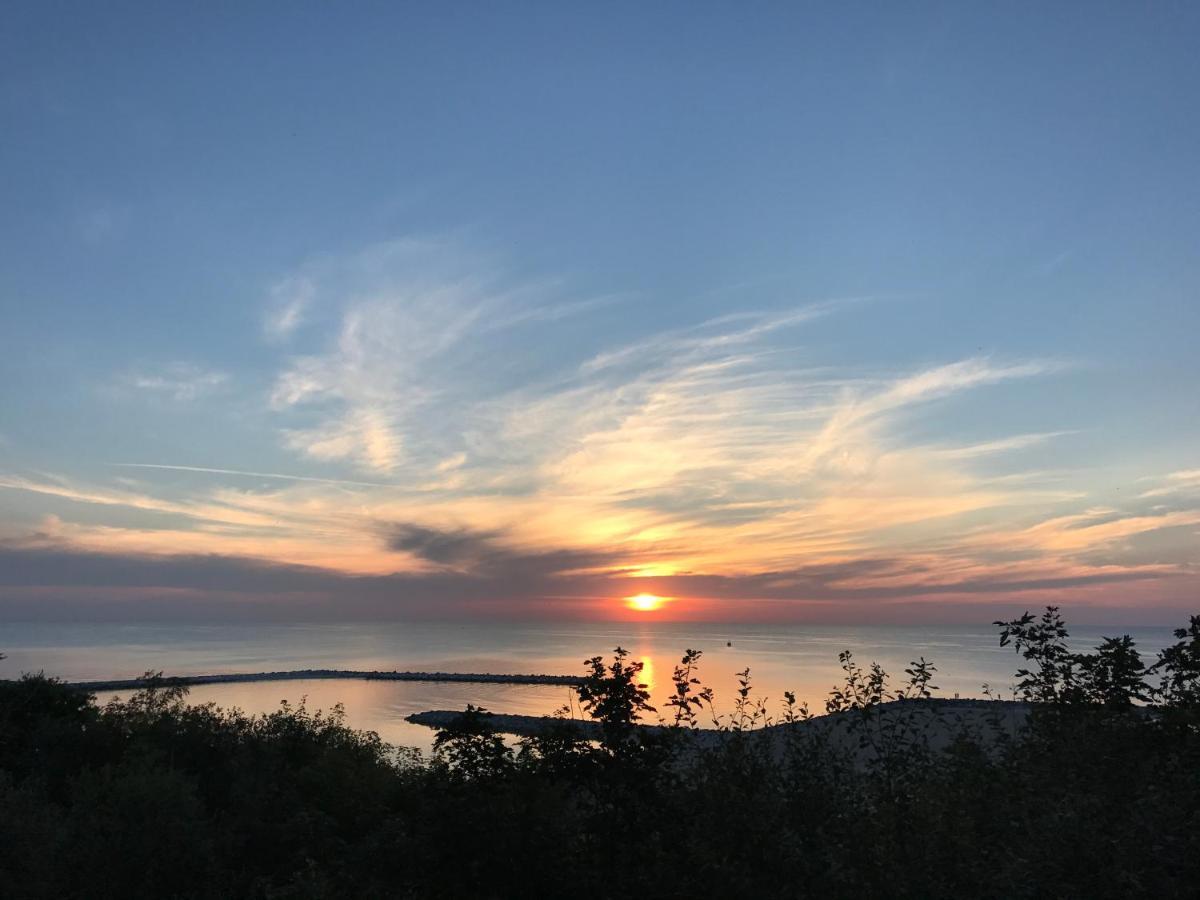Kolorowe Domki Jaroslawiec Bagian luar foto